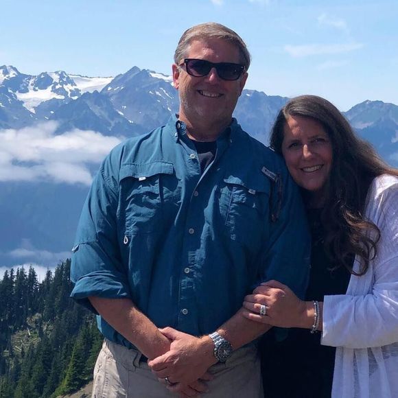 Meet your Posher, Cynthia - Picture 1 of 1